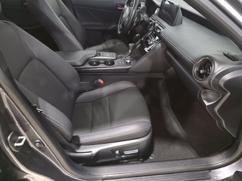 Used 2025 Lexus IS 350 F Sport w/ Navigation Package AWD/4WD image 14