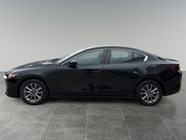 Used 2022 MAZDA MAZDA3 s image 2