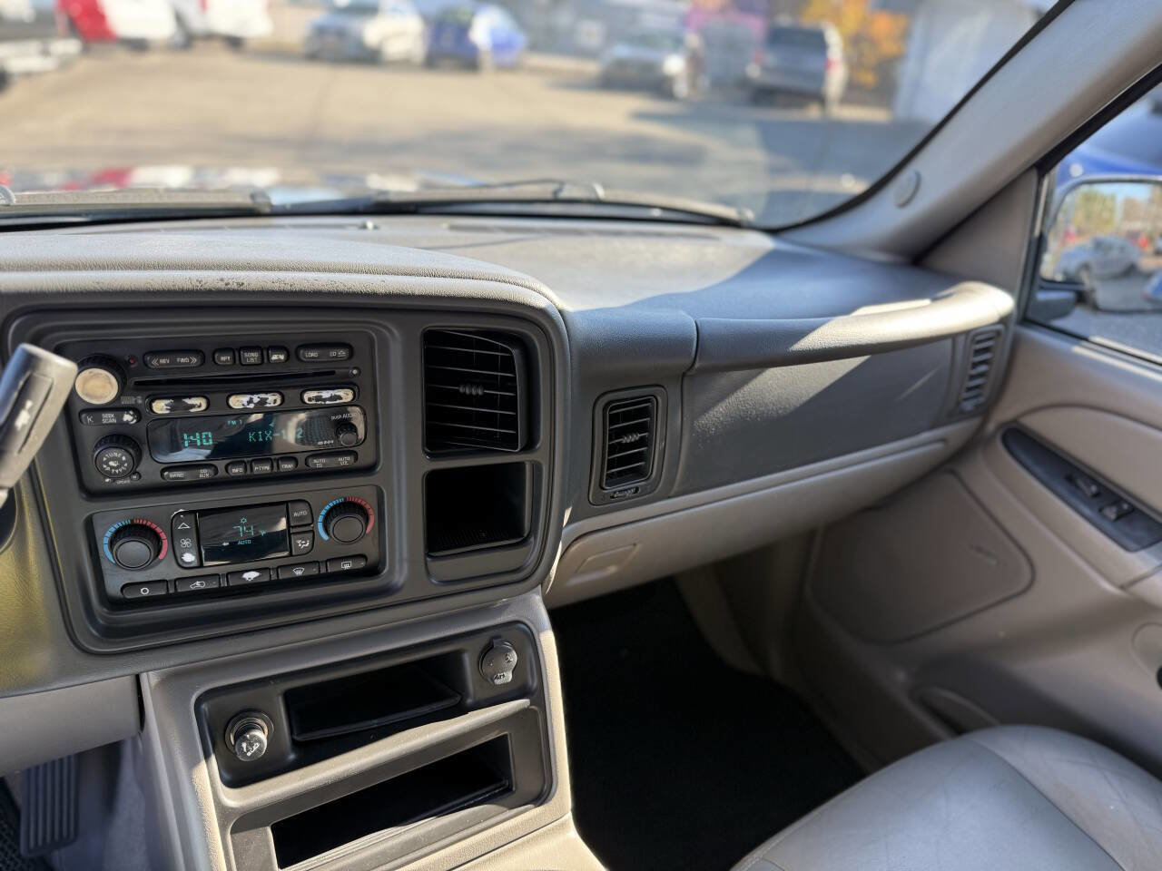 Used 2004 GMC Yukon XL SLT w/ Preferred Equipment Group image 15