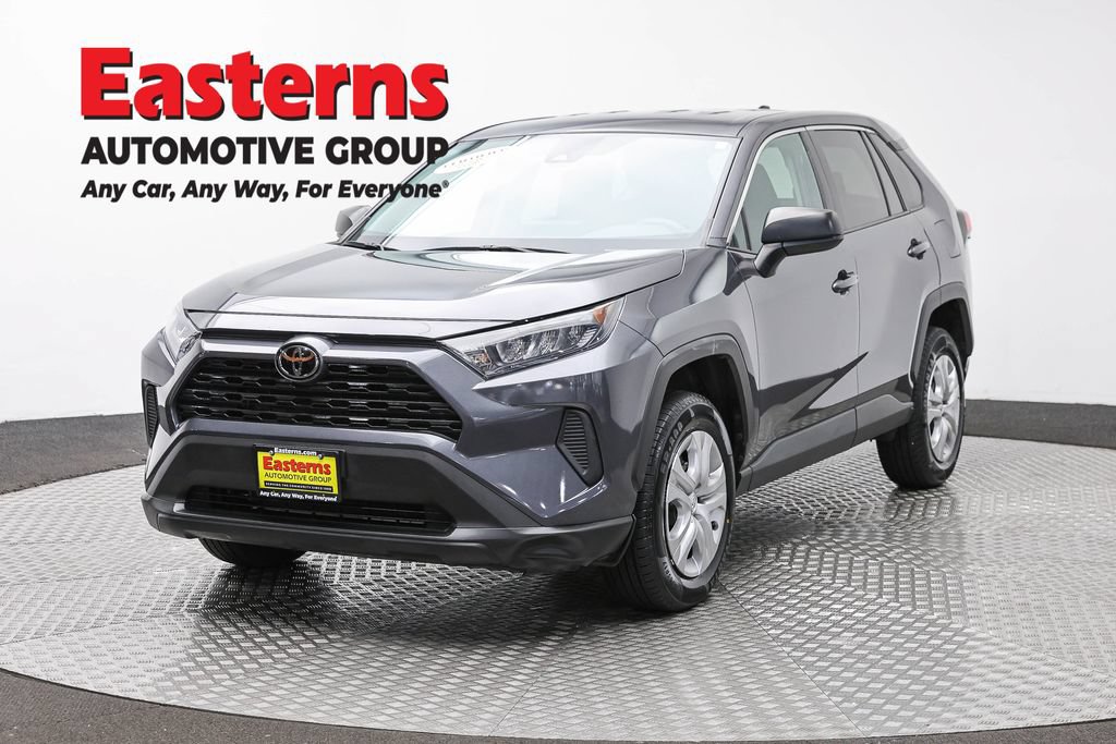 Used 2022 Toyota RAV4 LE AWD/4WD image 1