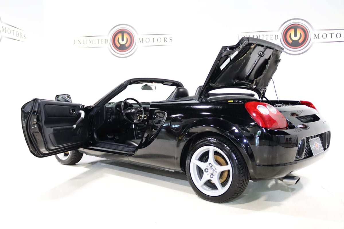 Used 2004 Toyota MR2 RWD image 33