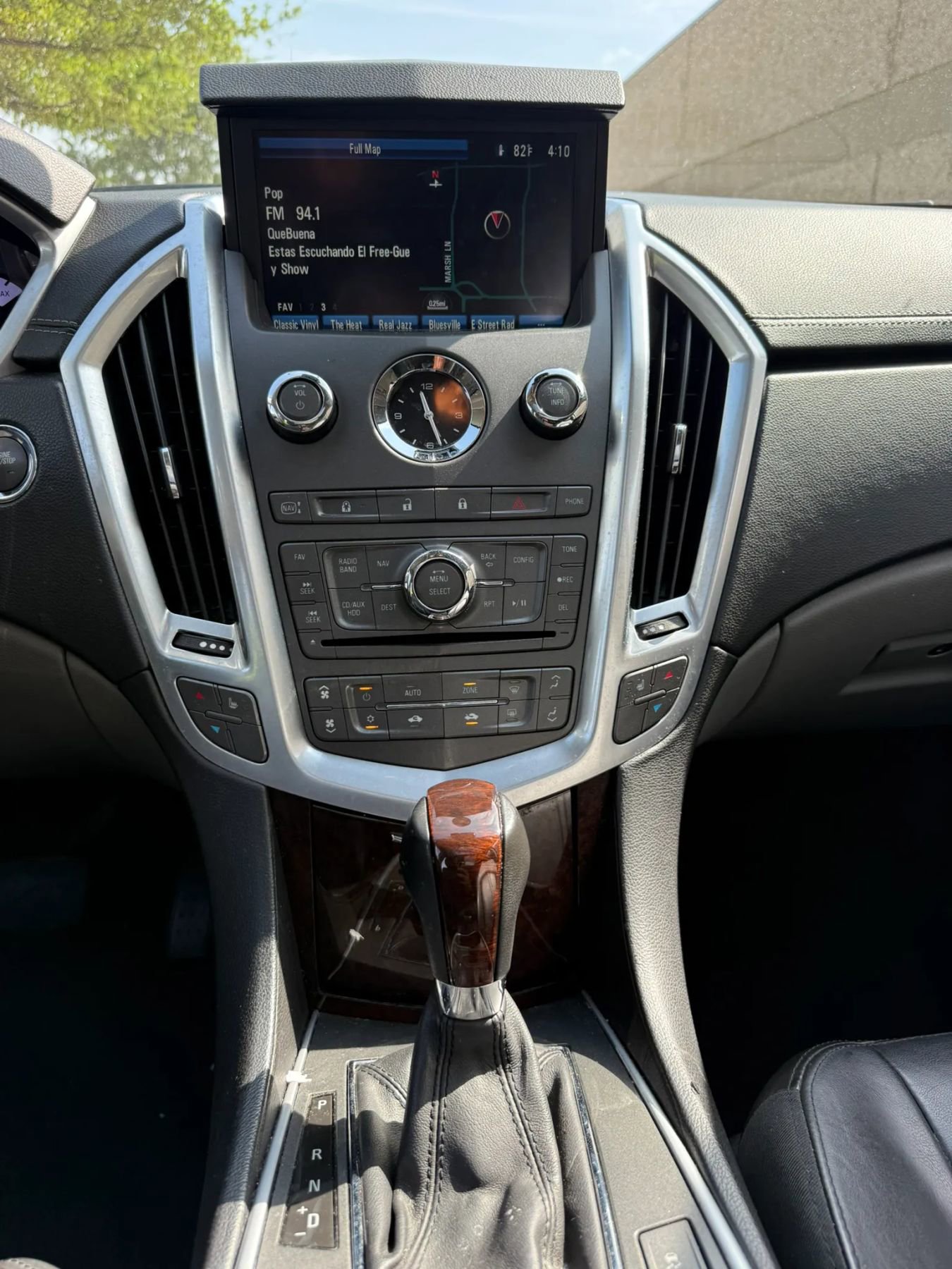 Used 2011 Cadillac SRX Luxury FWD image 10