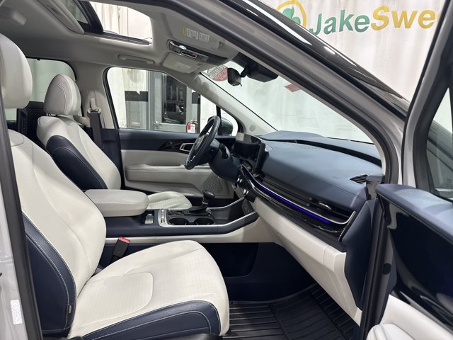Certified 2025 Kia Carnival SX Prestige FWD image 35