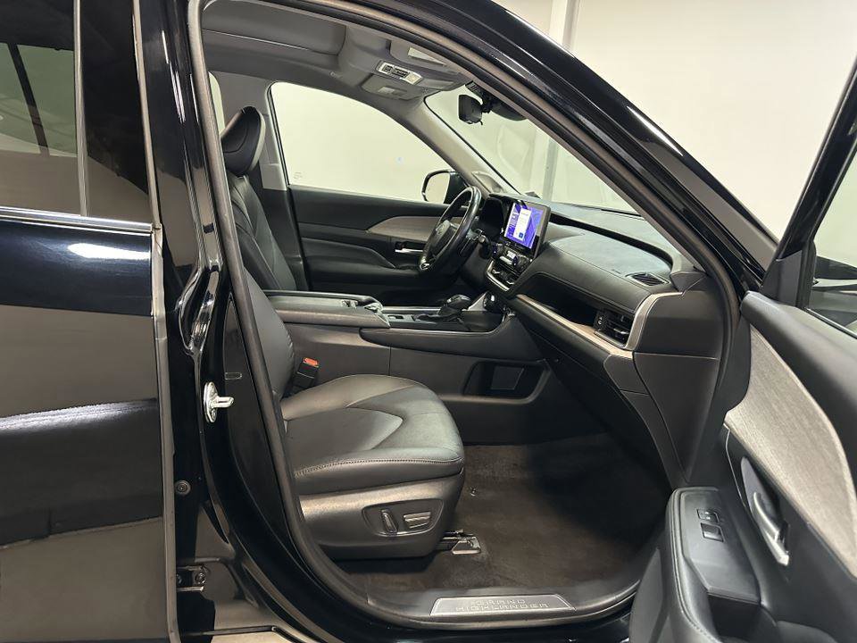 Used 2024 Toyota Grand Highlander Platinum image 38