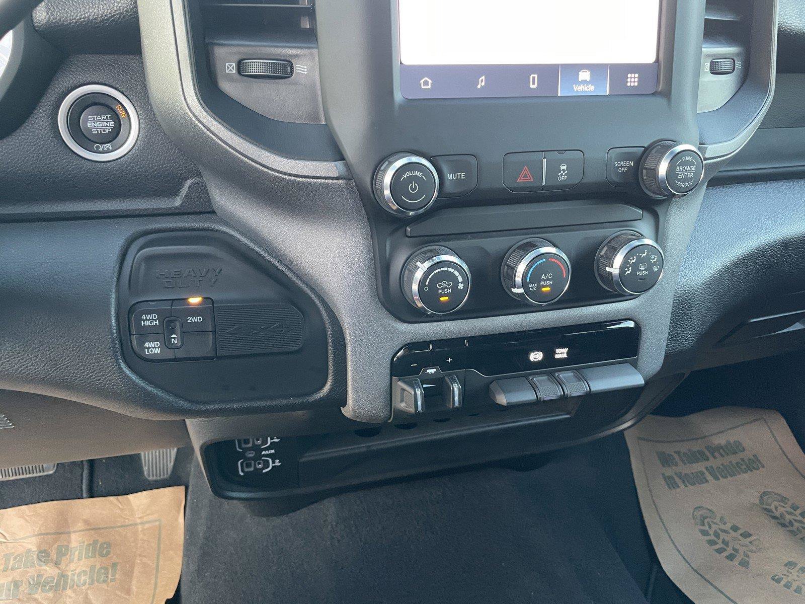 Used 2024 RAM 3500 Tradesman w/ Chrome Appearance Group AWD/4WD image 20