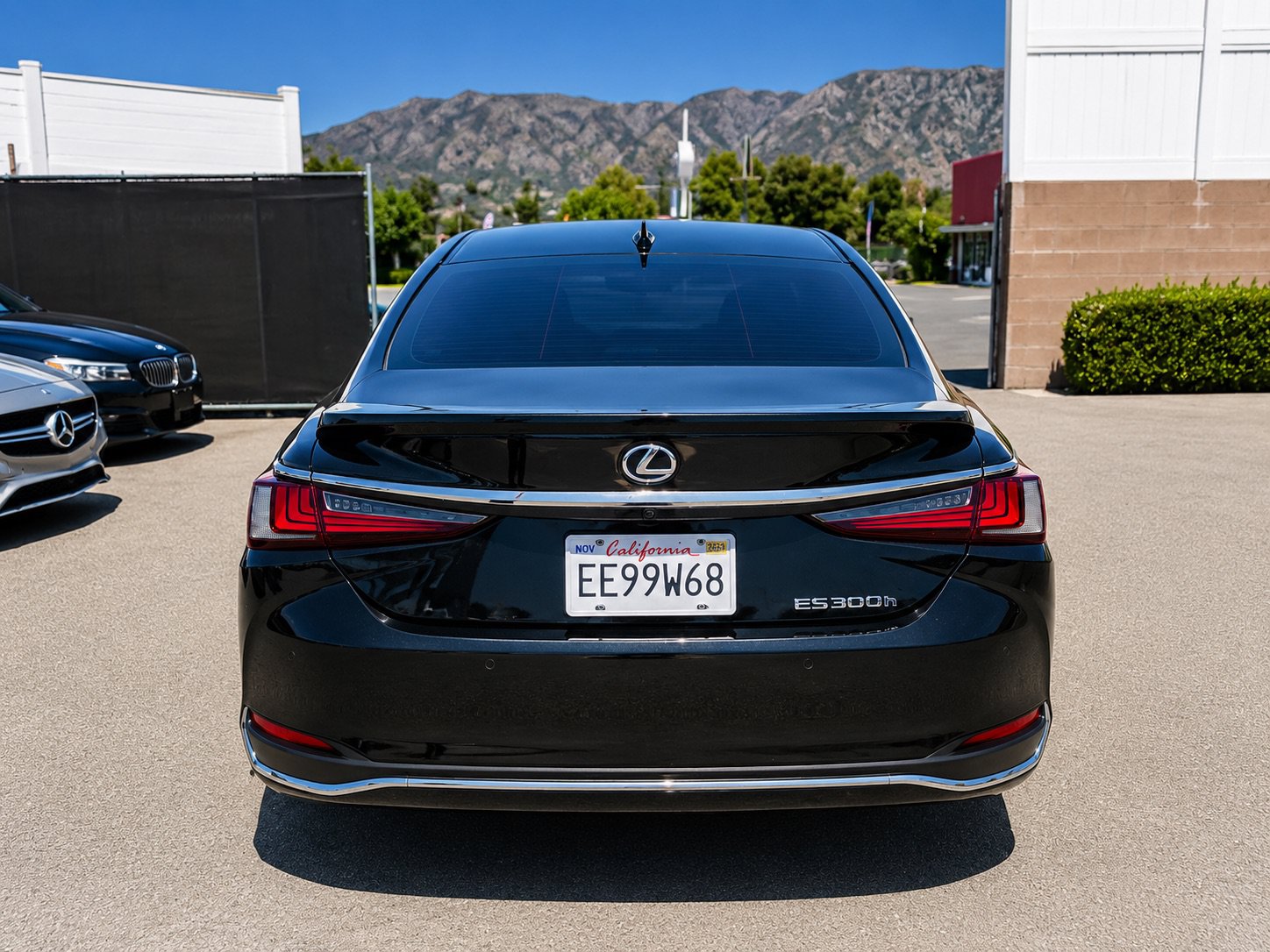 Used 2025 Lexus ES 300h w/ Premium Package FWD image 5