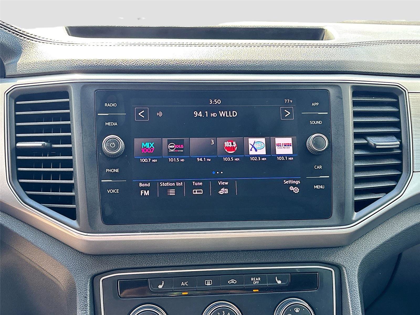 Used 2018 Volkswagen Atlas SE FWD image 14