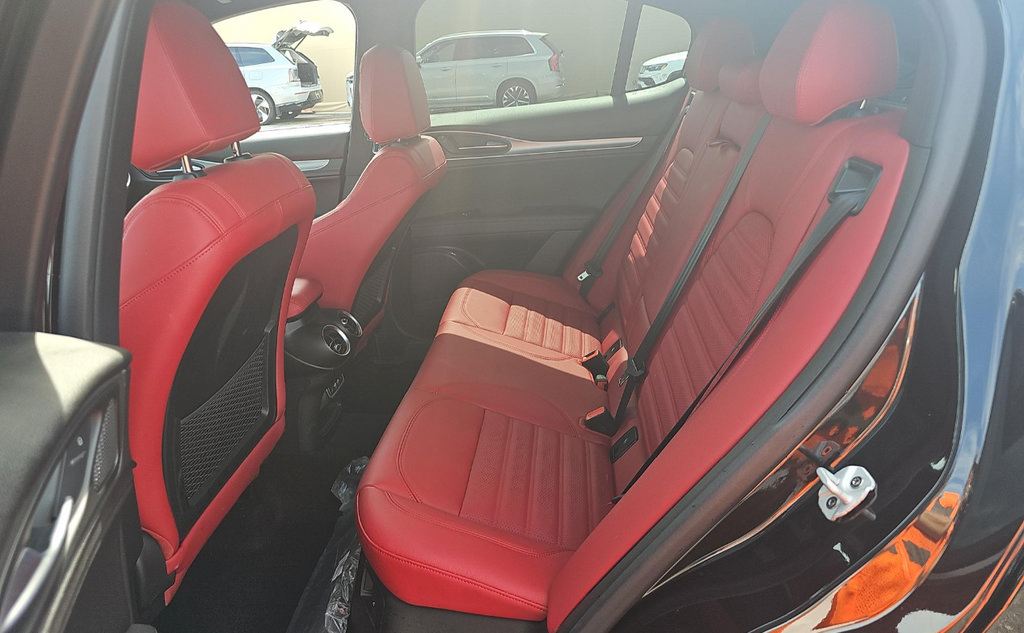 Used 2025 Alfa Romeo Stelvio Sprint w/ Veloce Package AWD/4WD image 7