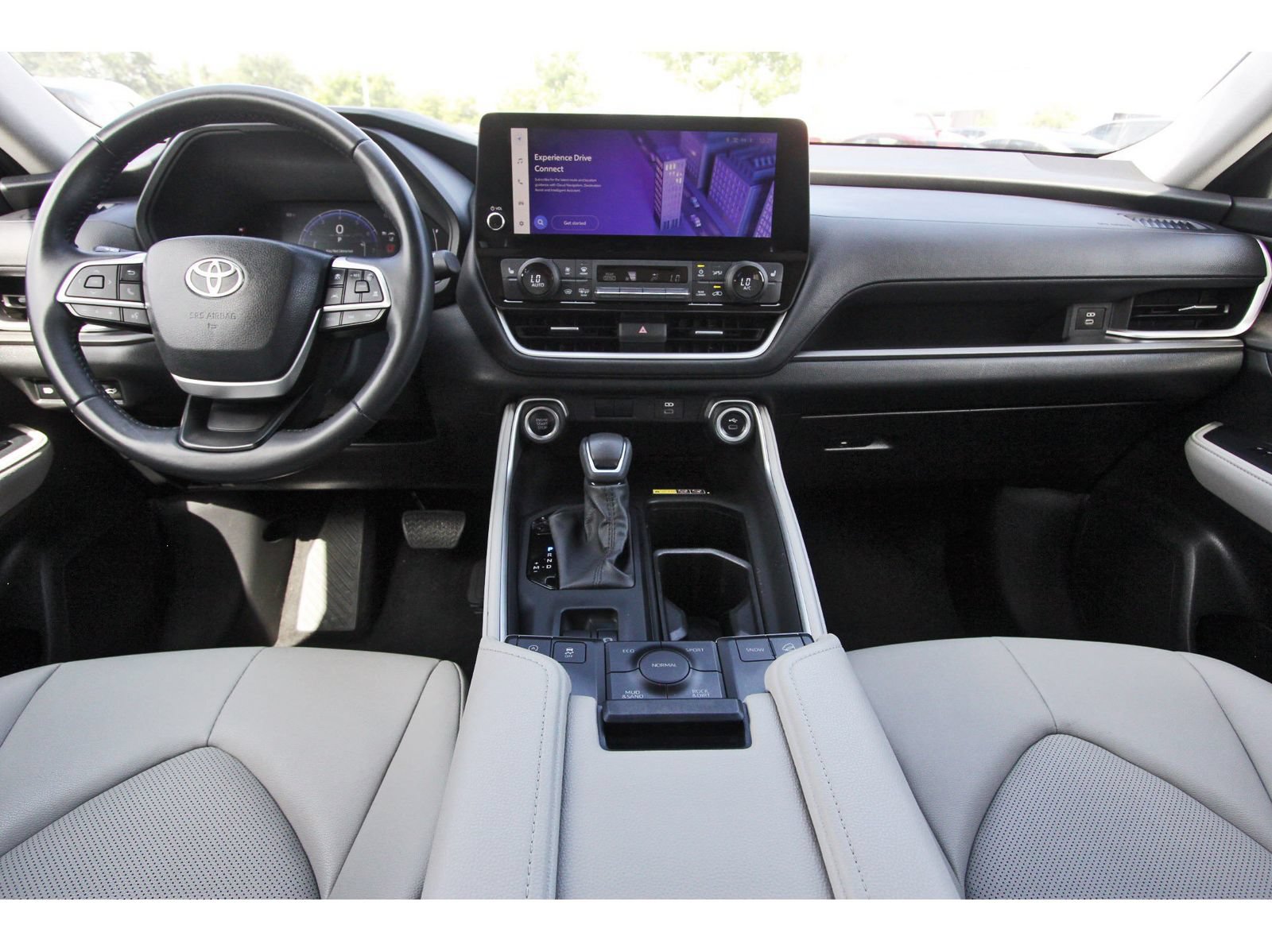 Used 2024 Toyota Grand Highlander AWD image 12