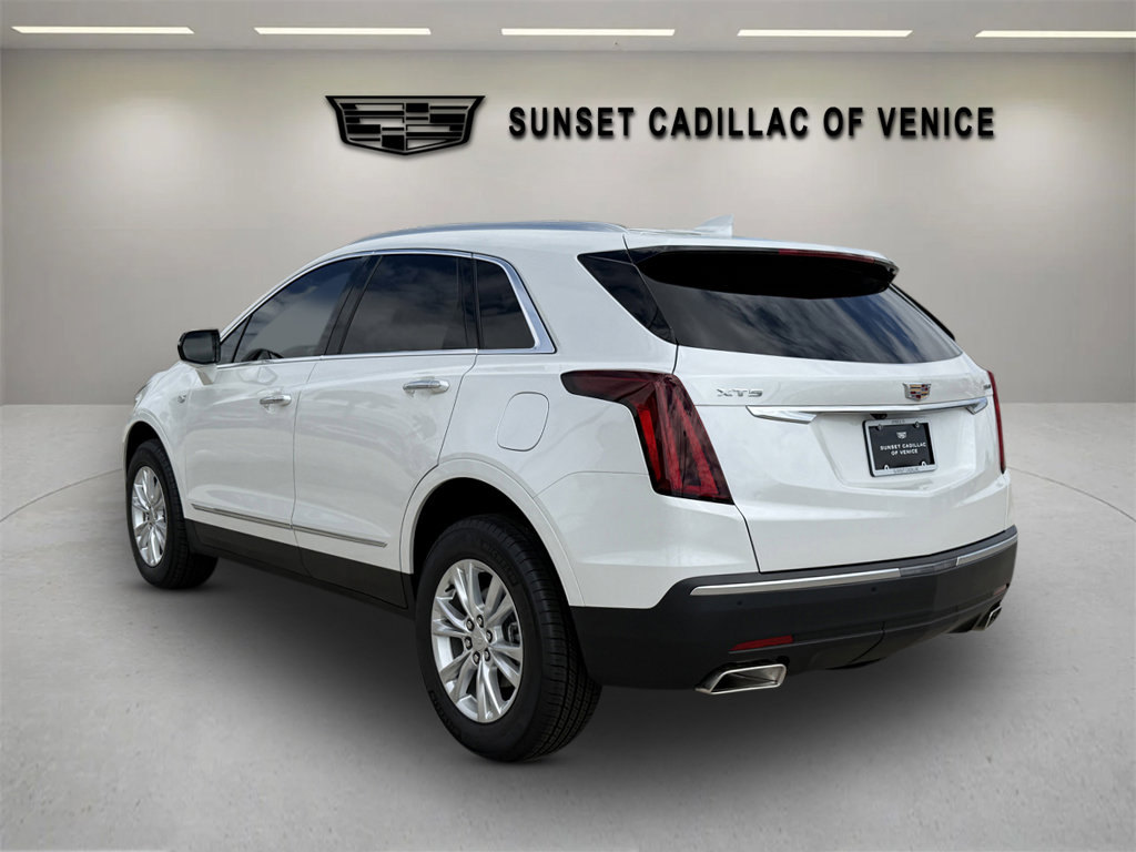 New 2026 Cadillac XT5 Luxury image 4