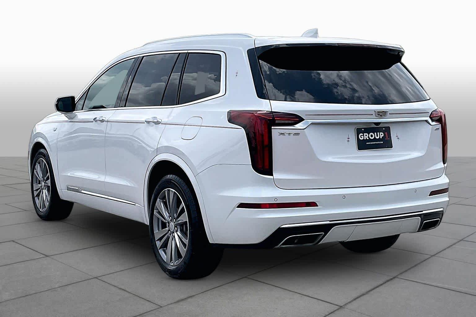 Used 2024 Cadillac XT6 Premium Luxury w/ LPO, Floor Liner Package FWD image 12