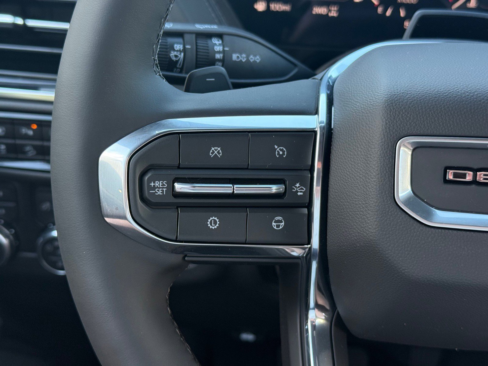 New 2026 GMC Yukon Denali w/ Advanced Technology Package image 24