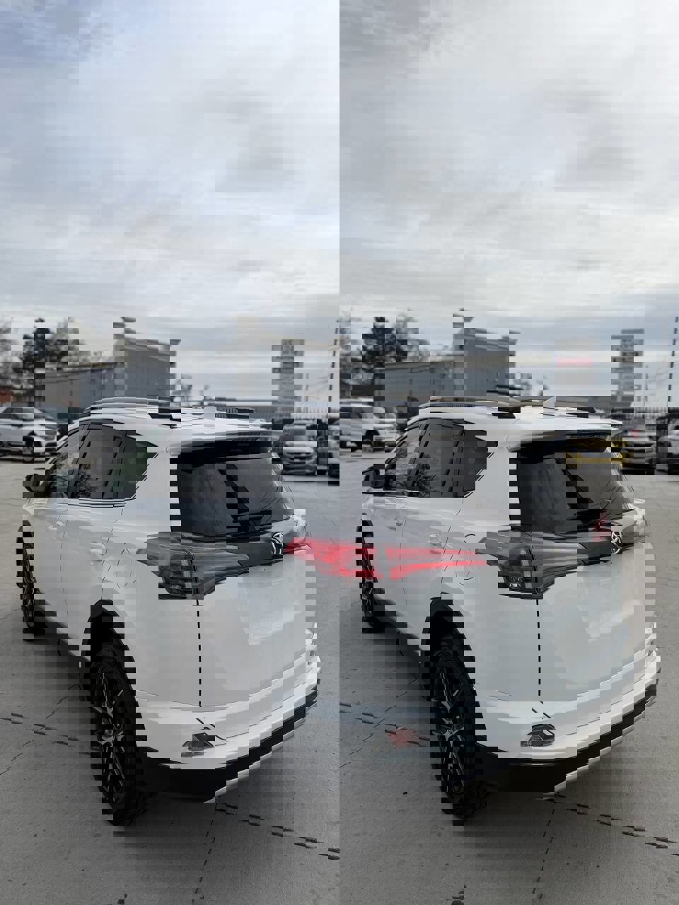 Used 2017 Toyota RAV4 SE w/ Advanced Technology Package image 2