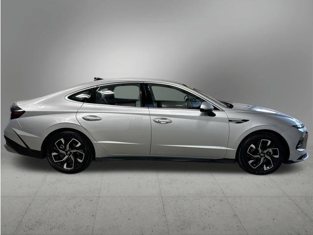 Used 2025 Hyundai Sonata SEL FWD image 6