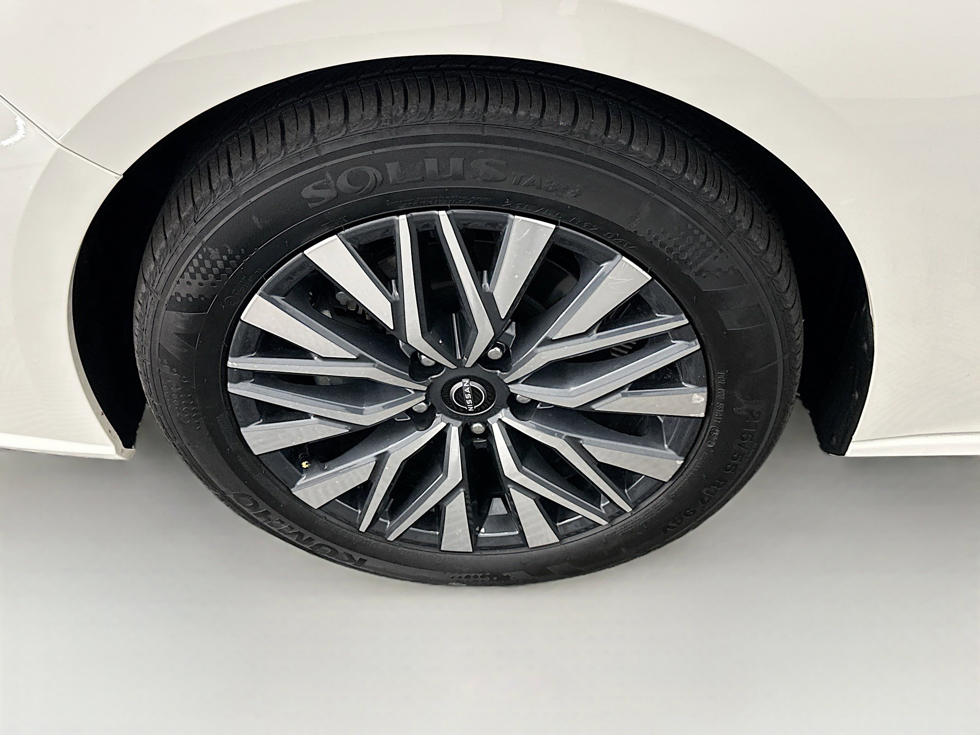 Used 2025 Nissan Altima 2.5 SV image 11