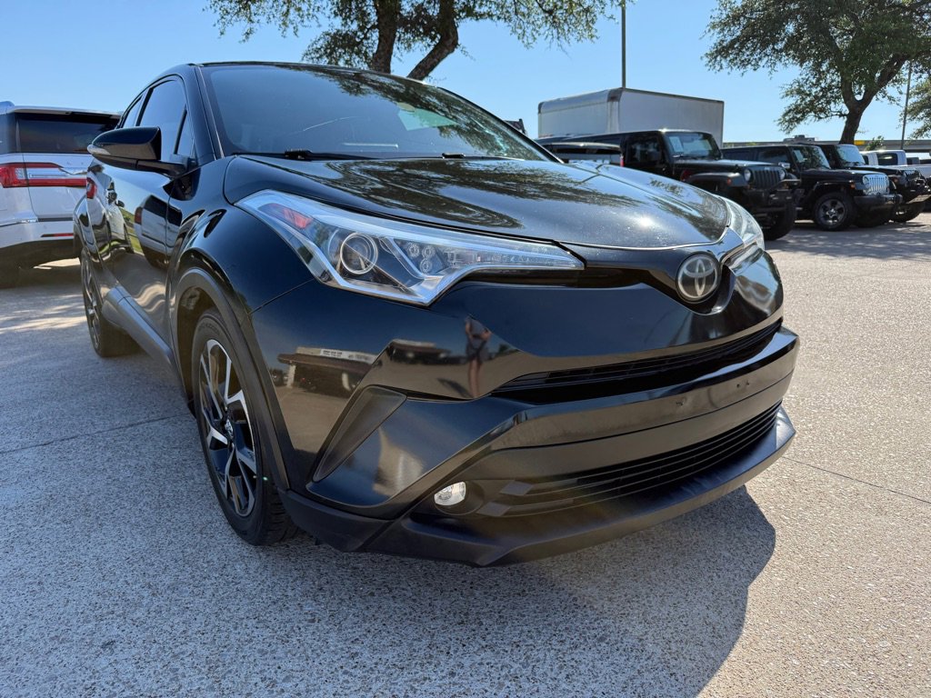 Used 2019 Toyota C-HR Limited FWD image 1