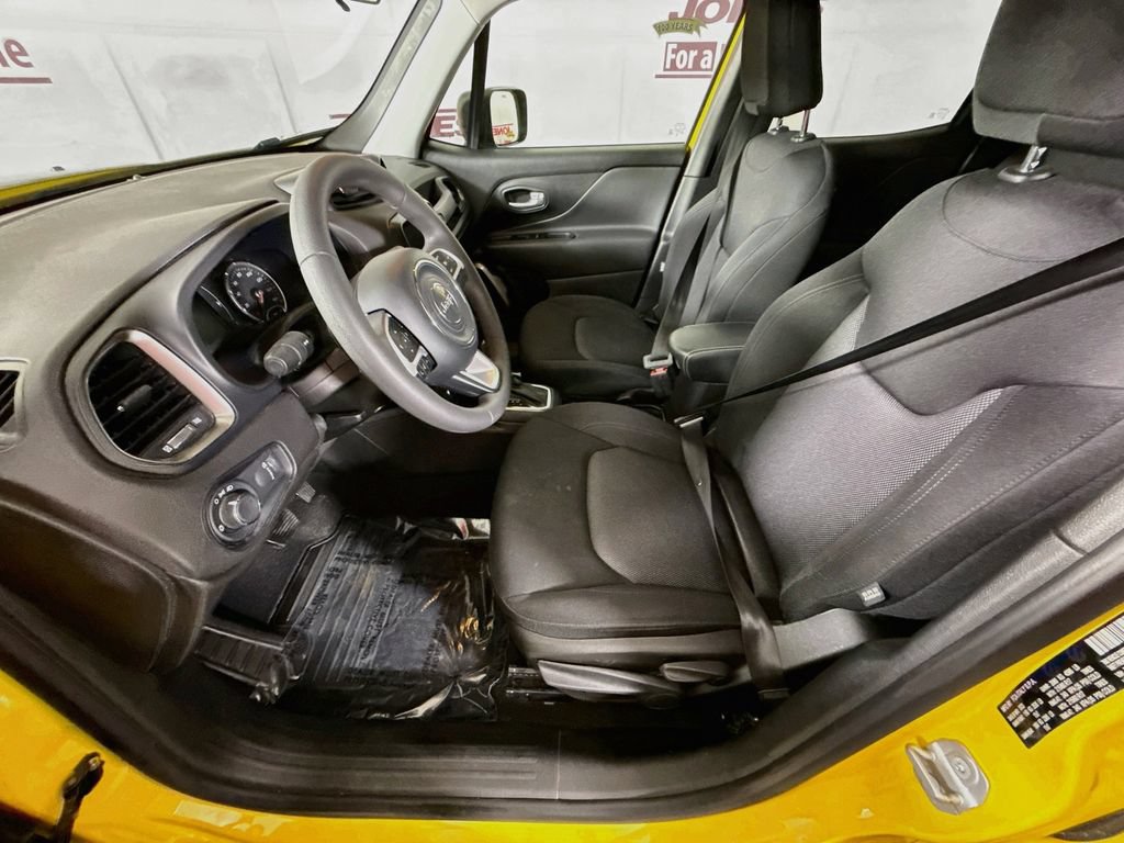Used 2023 Jeep Renegade Latitude AWD/4WD image 25