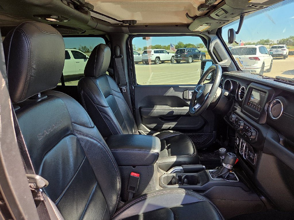 Used 2018 Jeep Wrangler Unlimited Sahara AWD/4WD image 11