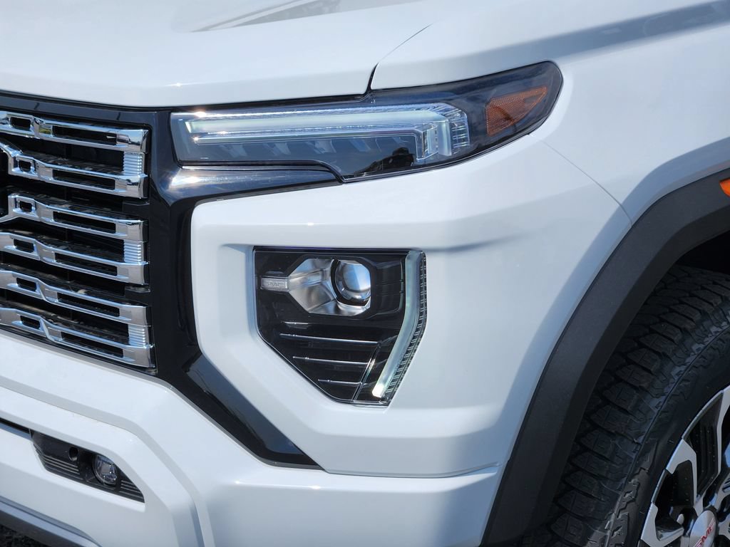 New 2026 GMC Canyon Denali w/ LPO, Black Badging Package AWD/4WD image 5