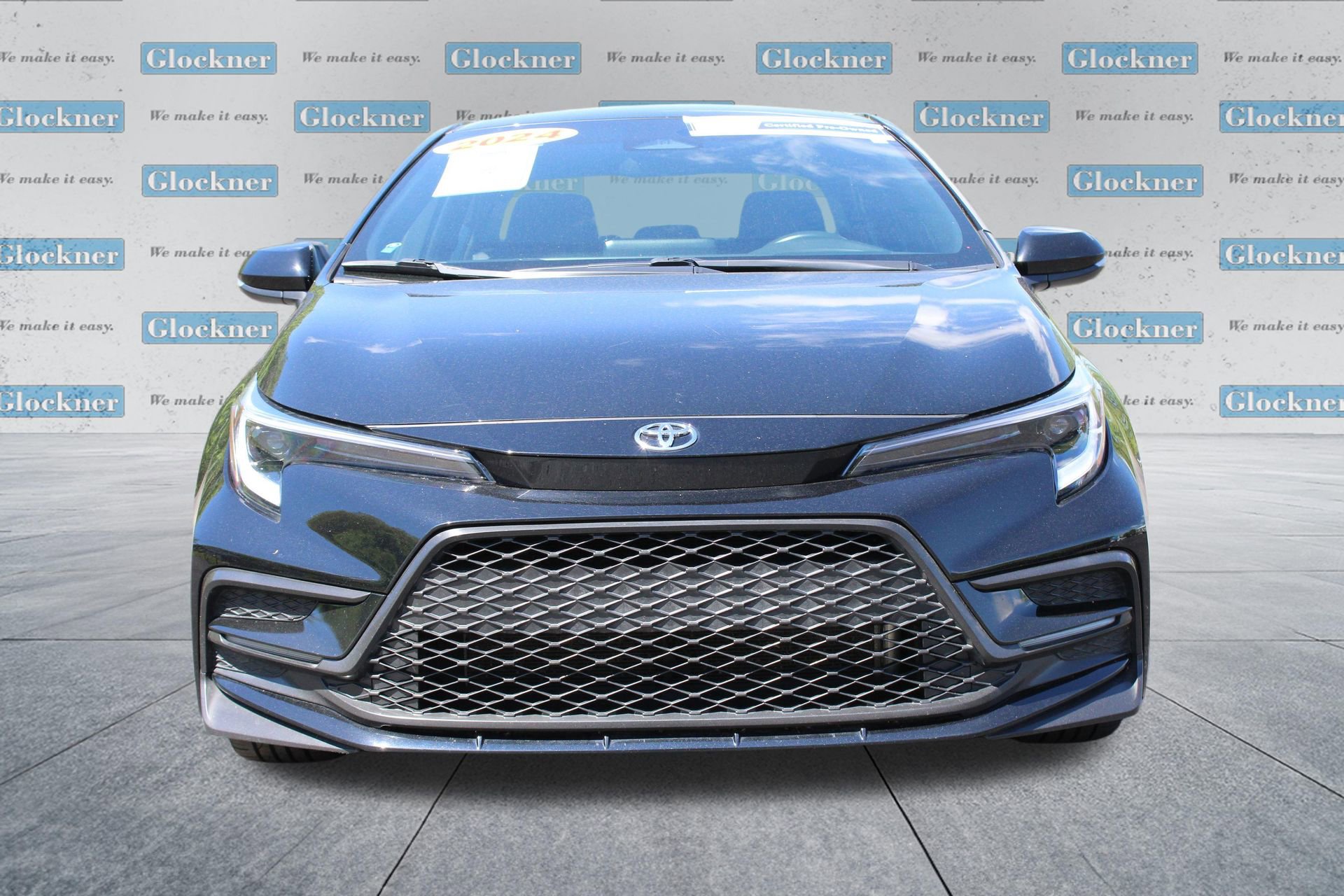 Used 2024 Toyota Corolla SE FWD image 2