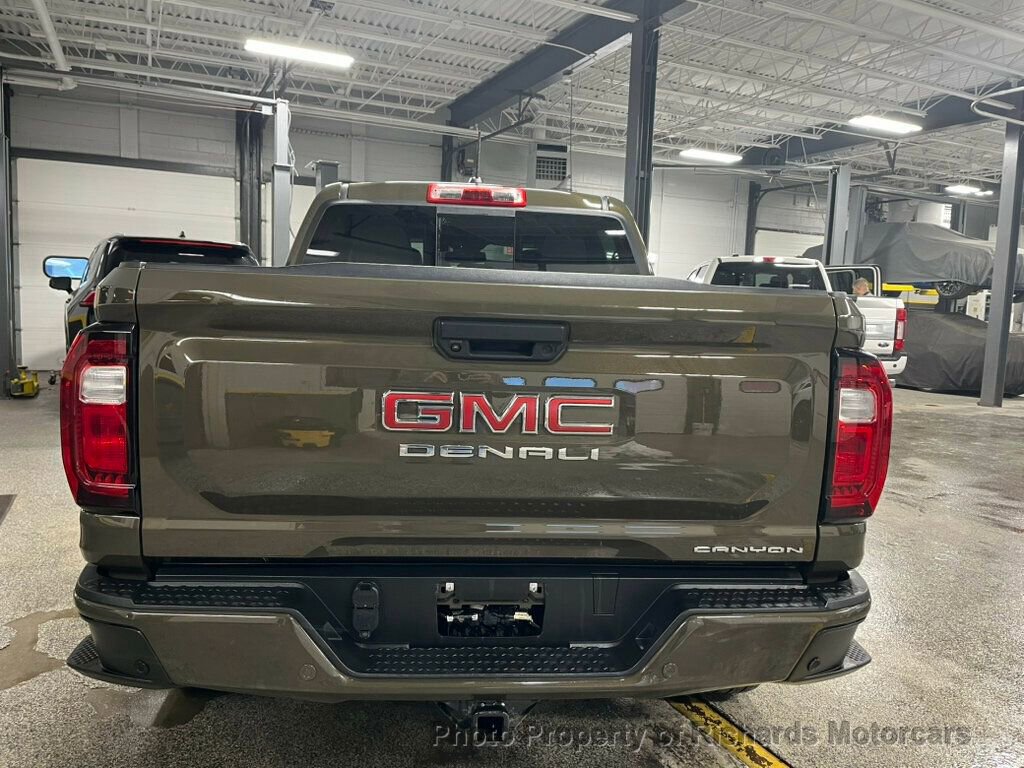 Used 2023 GMC Canyon Denali image 4