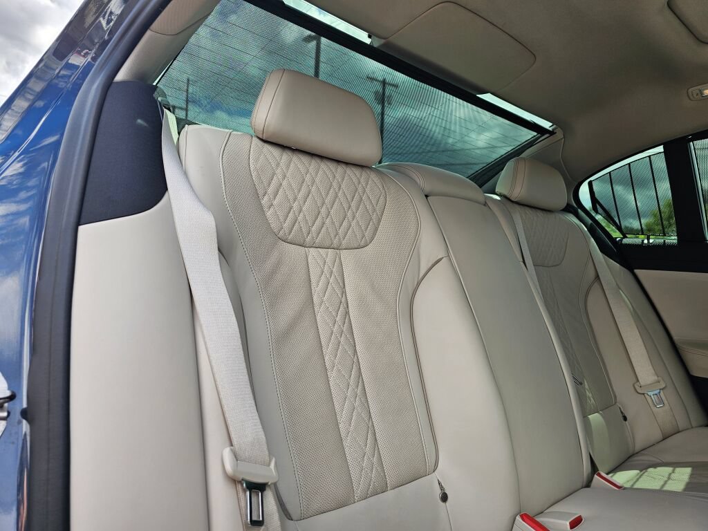 Used 2020 BMW 740i w/ Premium Package RWD image 13