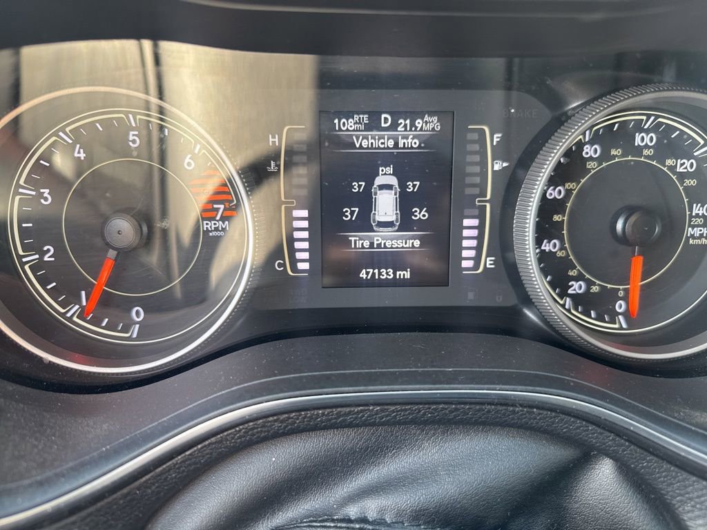 Used 2019 Jeep Cherokee Latitude Plus image 17