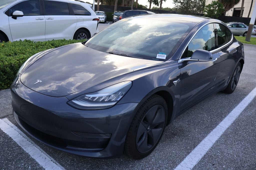 Used 2019 Tesla Model 3 Standard Range RWD image 2