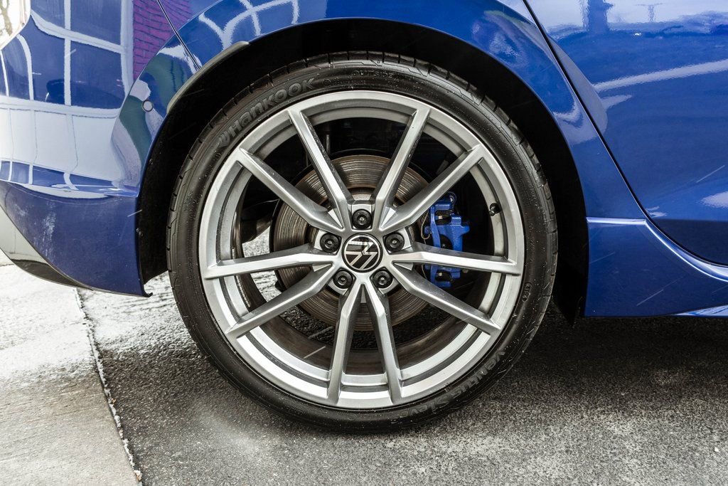 Used 2024 Volkswagen Golf R image 31