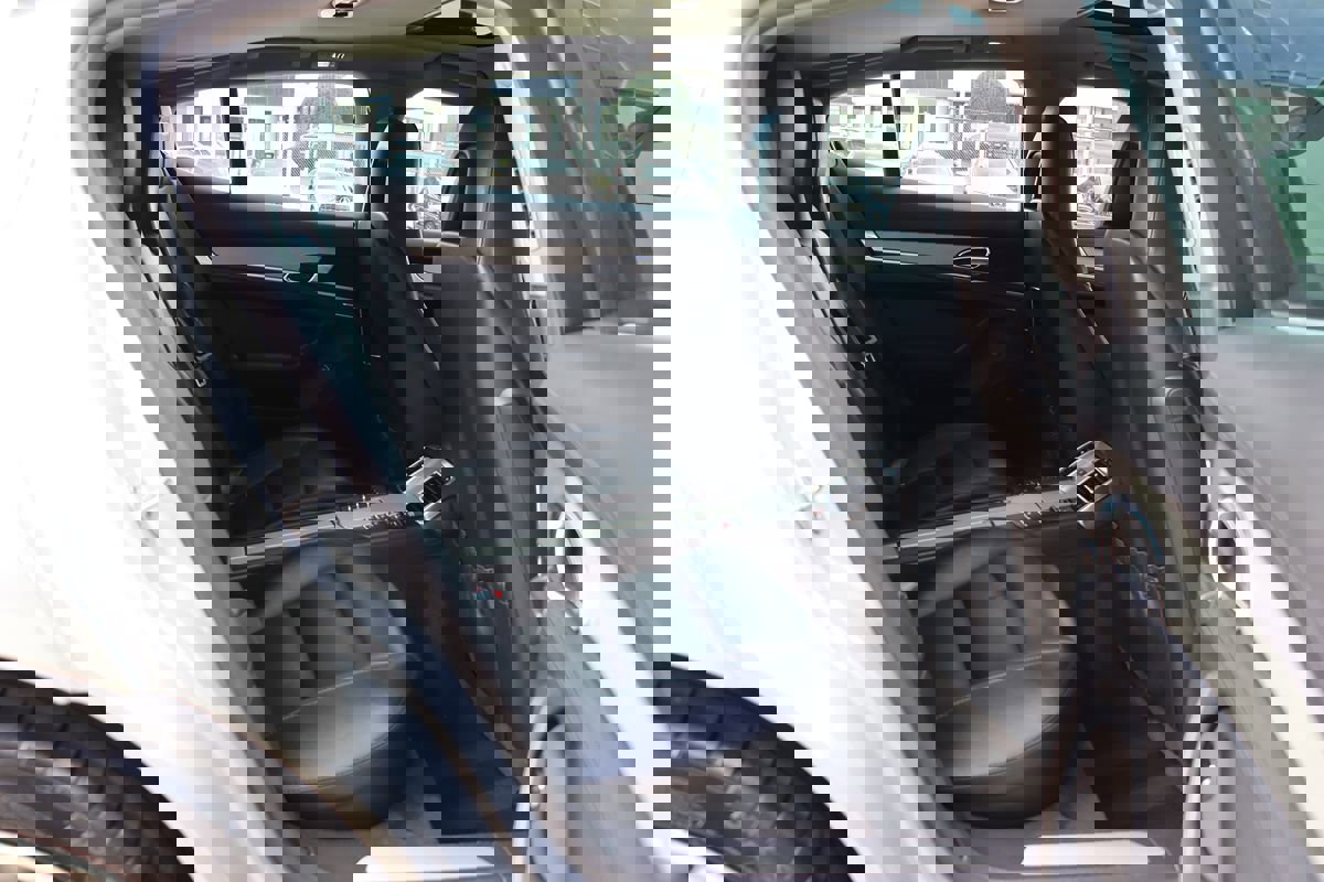 Used 2015 Porsche Panamera S image 39