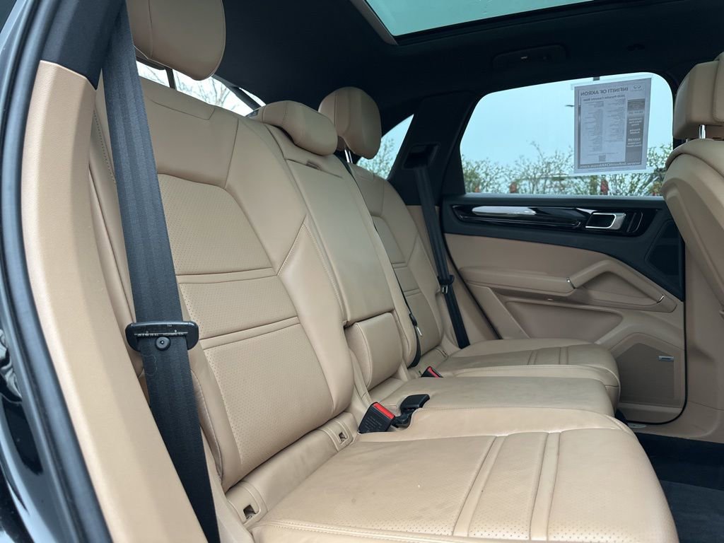 Used 2020 Porsche Cayenne image 34