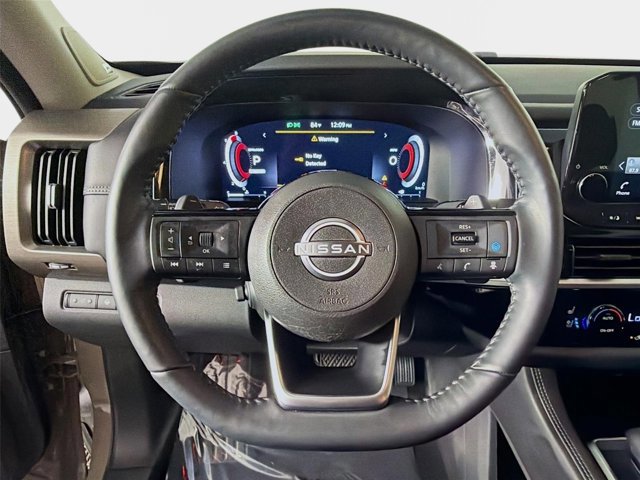 Certified 2024 Nissan Pathfinder Platinum w/ Black Appearance Package FWD image 13