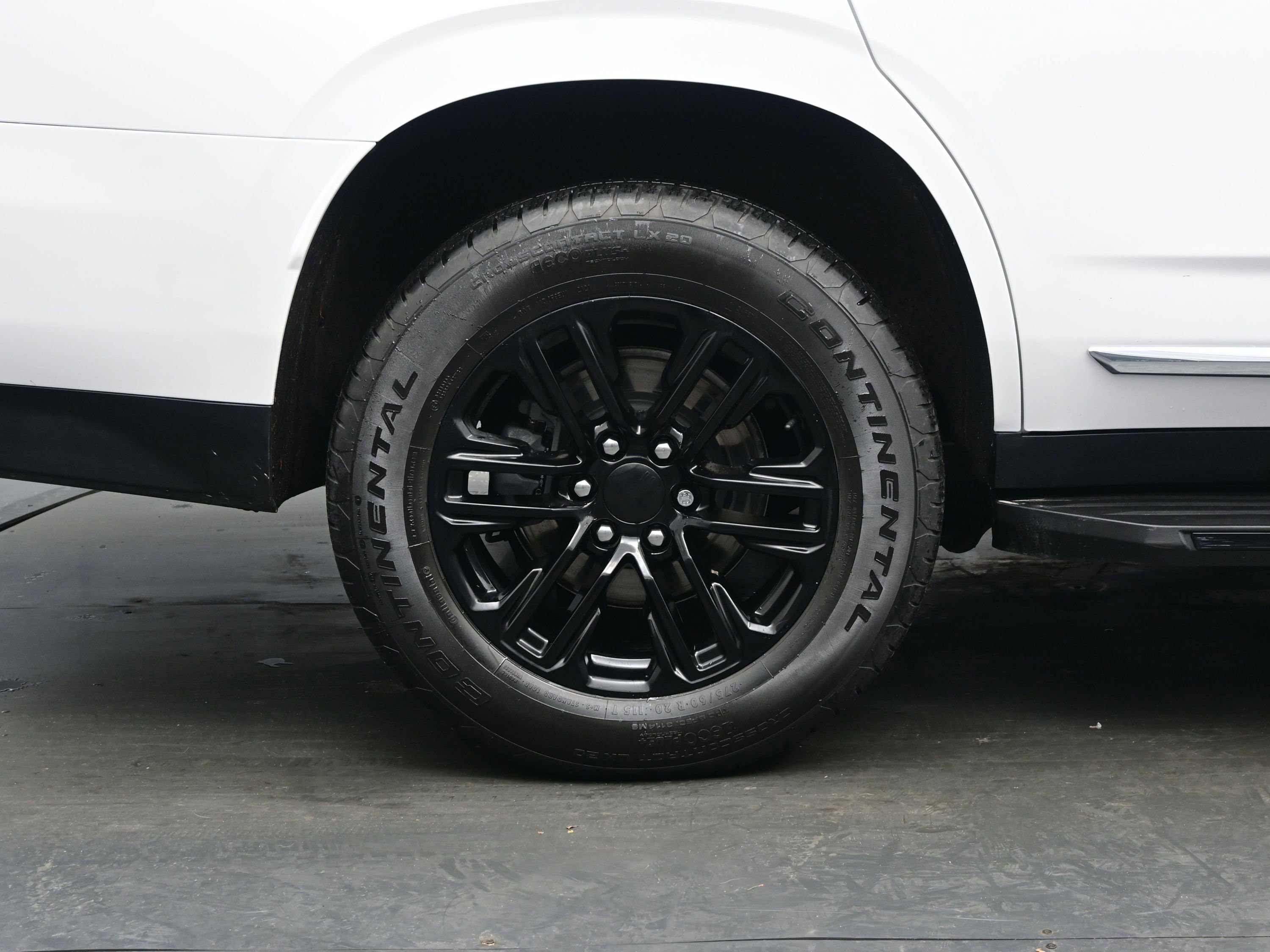 Used 2021 GMC Yukon SLT w/ SLT Premium Package image 9