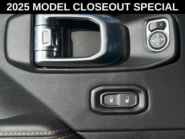 New 2025 Jeep Gladiator High Tide image 14