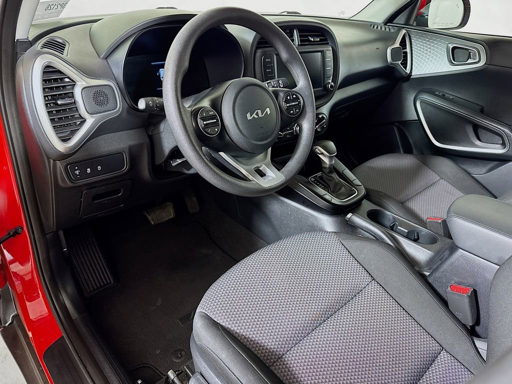 Used 2024 Kia Soul LX w/ Option Group 015 image 7