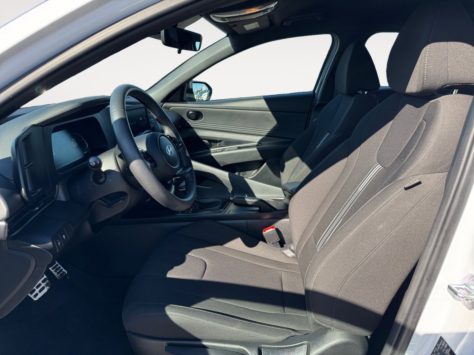 New 2025 Hyundai Elantra Sport image 9