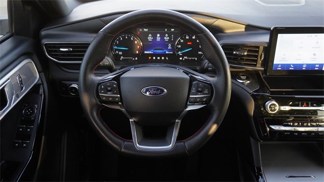 Used 2023 Ford Explorer ST-Line w/ Class IV Trailer Tow Package image 18