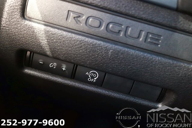 Used 2023 Nissan Rogue S image 24