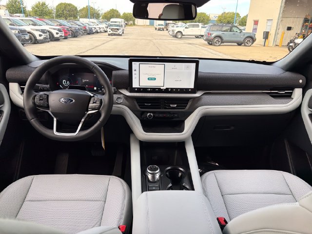 New 2027 Ford Explorer Platinum w/ 3.0L Ultimate Package AWD/4WD image 17