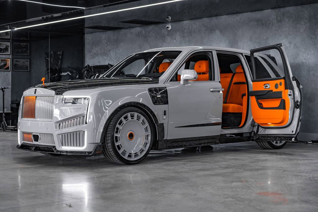 Used 2026 Rolls-Royce Cullinan AWD/4WD image 8