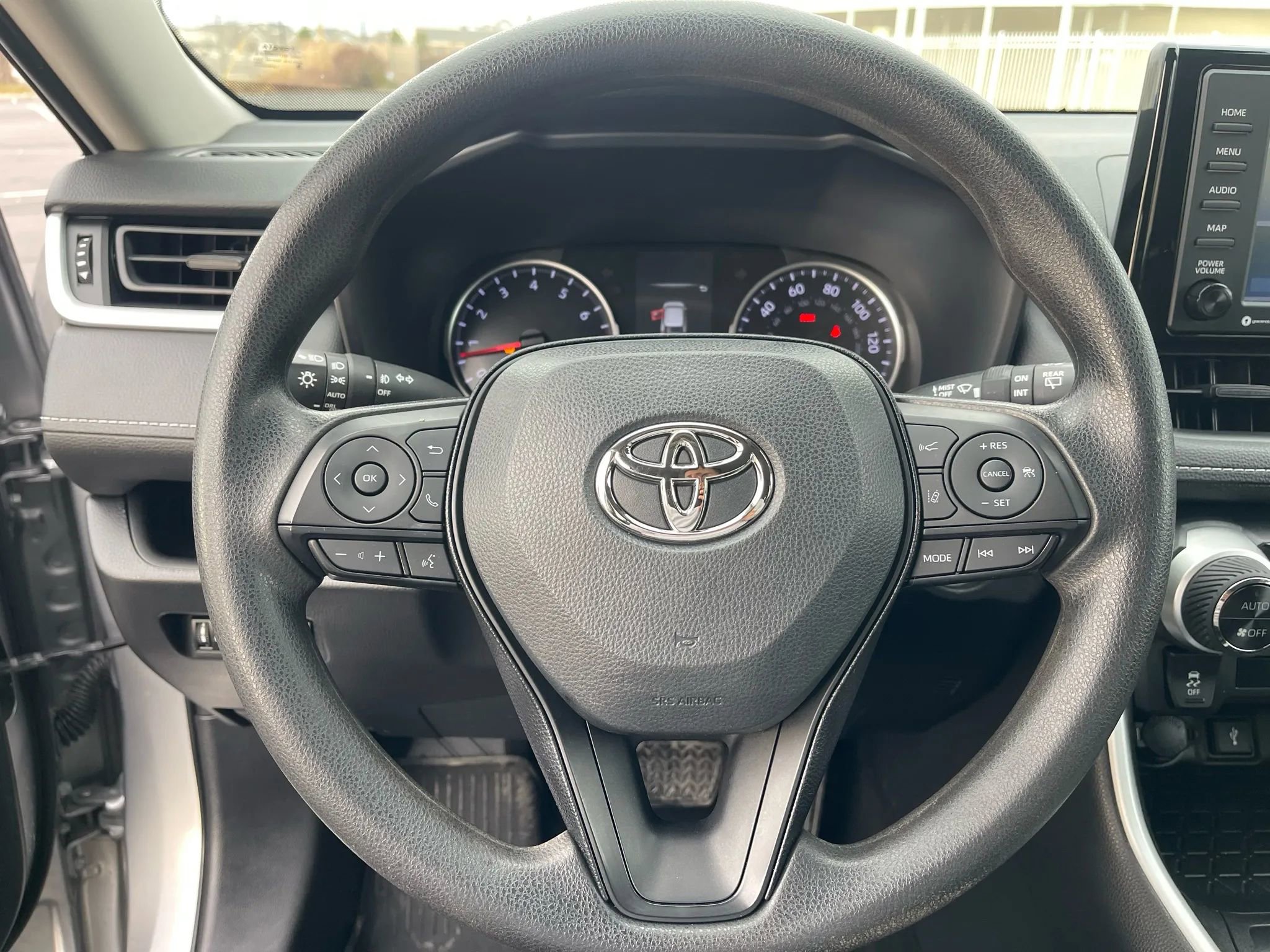 Used 2021 Toyota RAV4 XLE image 24