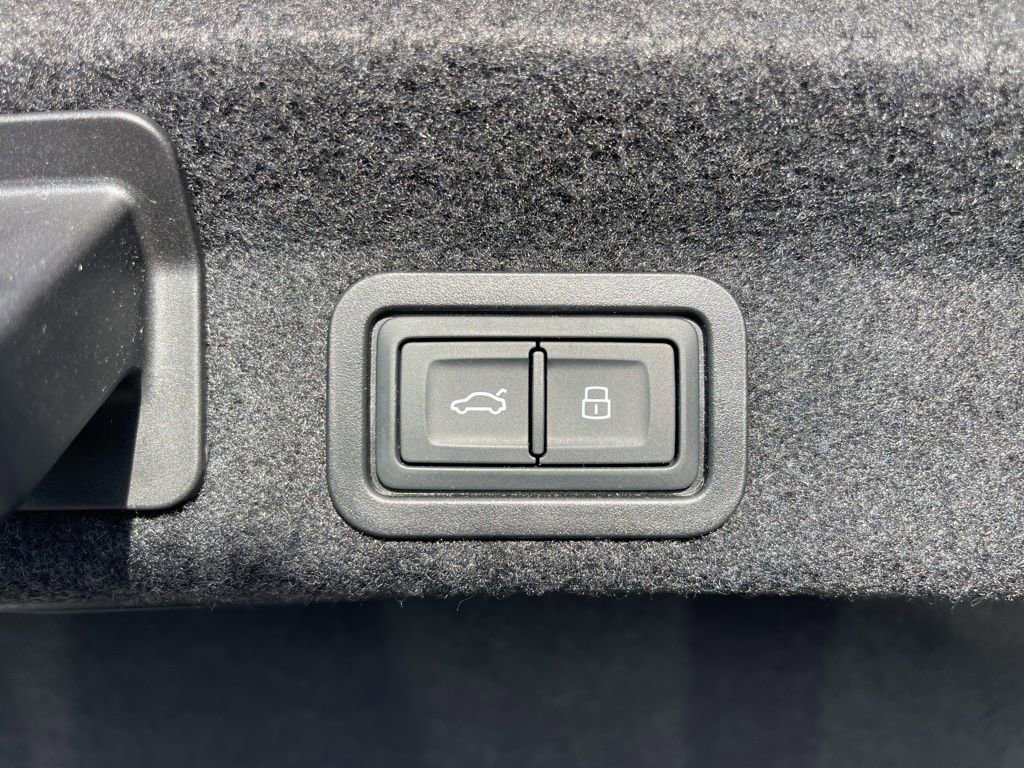 Used 2023 Audi A6 Premium Plus w/ Premium Plus Package image 24