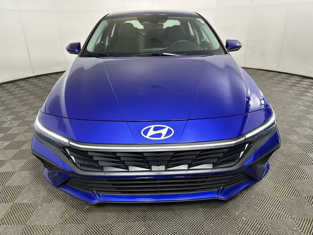 Used 2025 Hyundai Elantra Blue FWD image 8