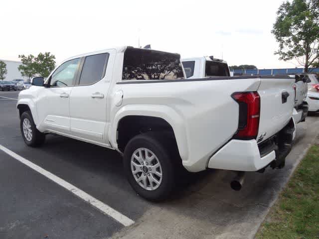 Used 2025 Toyota Tacoma SR5 AWD/4WD image 6