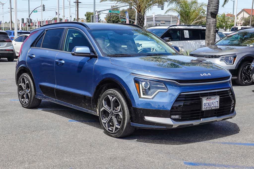 Certified 2023 Kia Niro EX Touring FWD image 3
