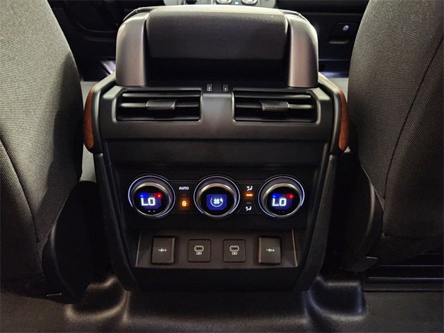 Used 2021 Land Rover Defender 110 image 30