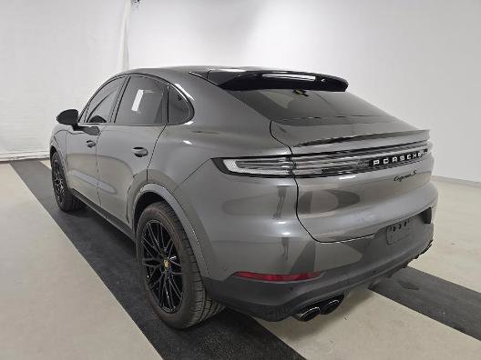 Certified 2024 Porsche Cayenne S AWD/4WD image 4