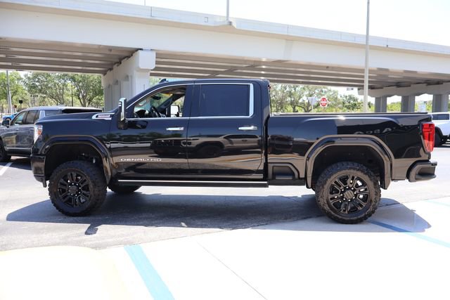 Used 2022 GMC Sierra 2500 Denali w/ Denali Black Diamond Edition AWD/4WD image 4