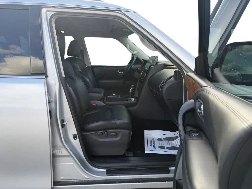 Used 2023 Nissan Armada SL w/ Captain's Chairs Package image 25