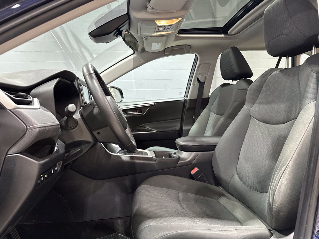 Used 2021 Toyota RAV4 XLE w/ Convenience Package AWD/4WD image 13